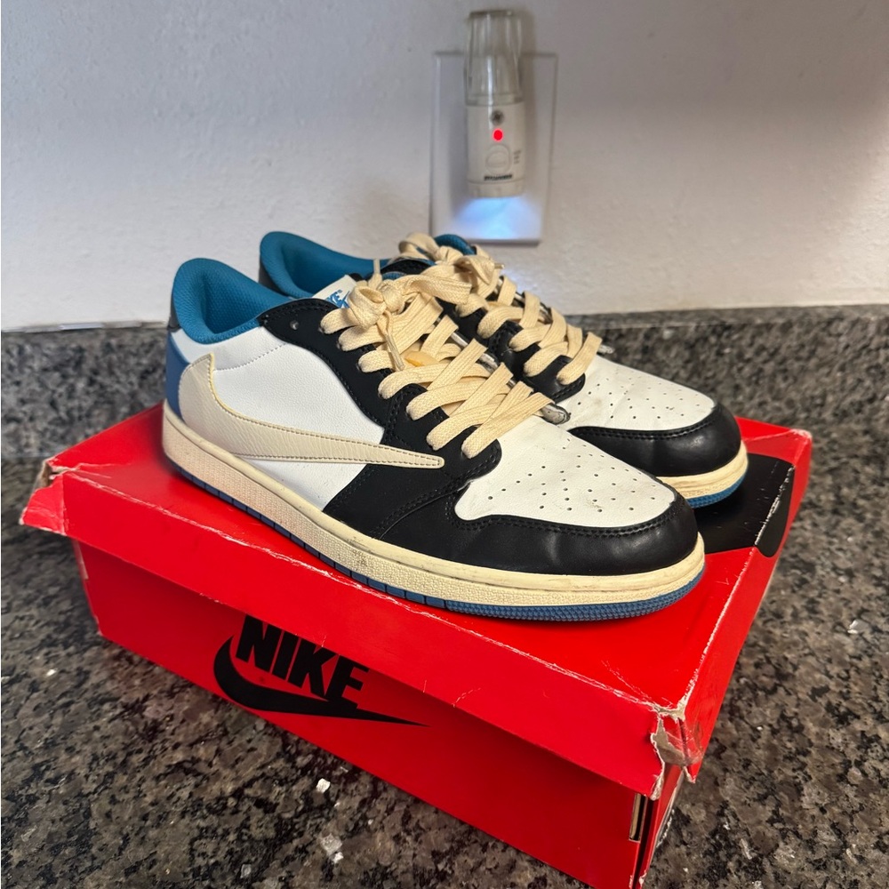 Travis Scott Jordan 1 low